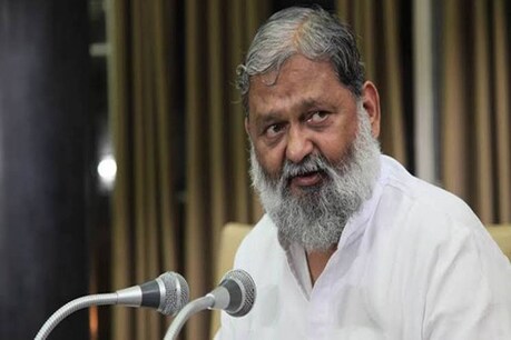 हरियाणा के गृह मंत्री अनिल विज ने कहा कि राहुल कोरोना नियमों का पालन नहीं कर रहे थे और सरकार पर सवाल उठा रहे थे. (फाइल फोटो)