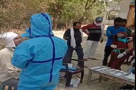 अयोध्या के एक गांव में संदिगध परिस्थितियों में चार लोगों की मौत से डर का माहौल है.
