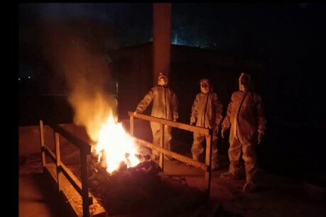 बिहार के दरभंगा में मुस्लिम युवक ने किया कोरोना से मरे हिंदू बुजुर्ग का अंतिम संस्कार