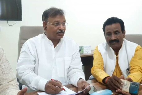 बीजेपी ने 11 बागियों को दिखाया बाहर का रास्ता
