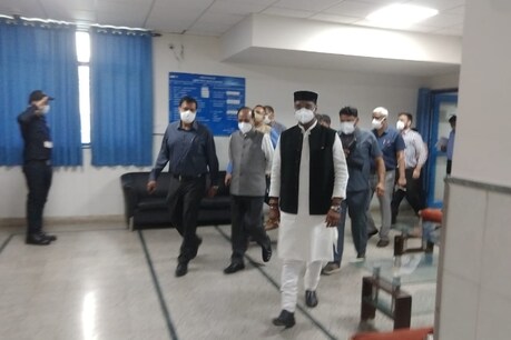 भोपाल नगर निगम के हर जोन में कोविड हेल्प सेंटर बनेंगे. ये निर्देश आज चिकित्सा शिक्षा मंत्री कैलाश सारंग ने दिये.