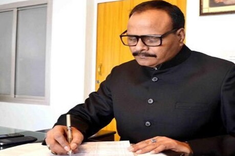 यूपी के कैबिनेट मंत्री बृजेश पाठक ने कोरोना के लिए विधायक निधि दे दी है.