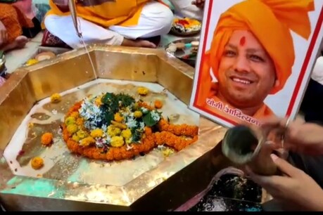 सीएम के बेहतर स्वास्थ्य के लिए मुक्तेश्वर नाथ धाम स्थित शिवलिंग की हुई विशेष पूजा.