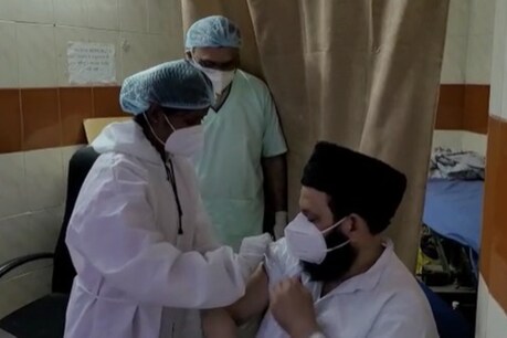 फतवे में लोगों से कोरोना वैक्सीन लगवाने की अपील की गई है.