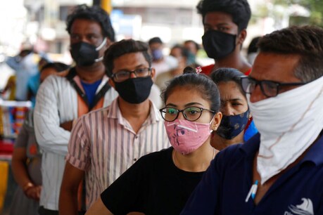 राष्ट्रीय राजधानी में रविवार को संक्रमण के अब तक के सर्वाधिक 25,462 नए मामले सामने आए हैं