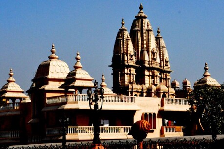 नवरात्रि के दौरान देश के कई राज्यों में मां दुर्गा के अलग-अलग स्वरूपों की पूजा-अर्चना होती है- सांकेतिक फोटो (flickr)