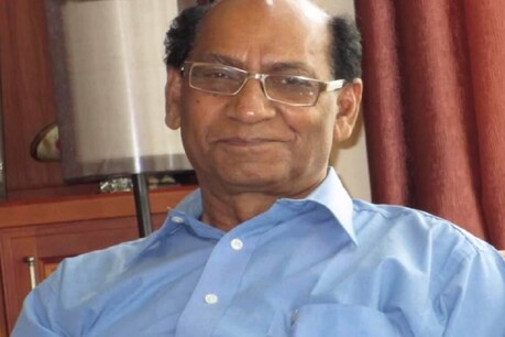 मशहूर शायर 'कुंवर' बेचैन का निधन. (फाइल फोटो:साभार/फेसबुक)