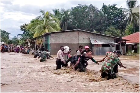 Petugas bencana Indonesia mengatakan sedikitnya 72 orang hilang (Foto AP)