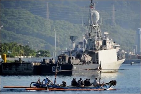 Khaskhabar/इंडोनेशिया (Indonesia) की नौसेना ने अपनी लापता पनडुब्बी (Submarine) के डूबने की घोषणा की है. इस ऐलान के बाद उसमें सवार चालक दल के 53 सदस्यों में से किसी के जिंदा बचे होने की उम्मीद खत्म हो गई है. सेना प्रमुख