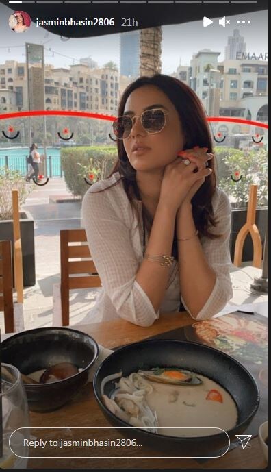 जैस्मिन भसीनएक्ट्रेस जैस्मिन भसीन ने सोशल मीडिया के जरिए फैंस संग अपनी परेशानी शेयर की थी और बताया कि कैसे उन्हें अपनी कोरोना संक्रमित मां के लिए अस्पताल में बेड का इंतजाम करना उनके लिए मुश्किल का कारण बन गया. (फोटो साभार: jasminbhasin2806/Instagram)