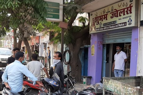 मौका-ए-वारदात, जहां से गहनों से भरा बैग लेकर भागे बदमाश.