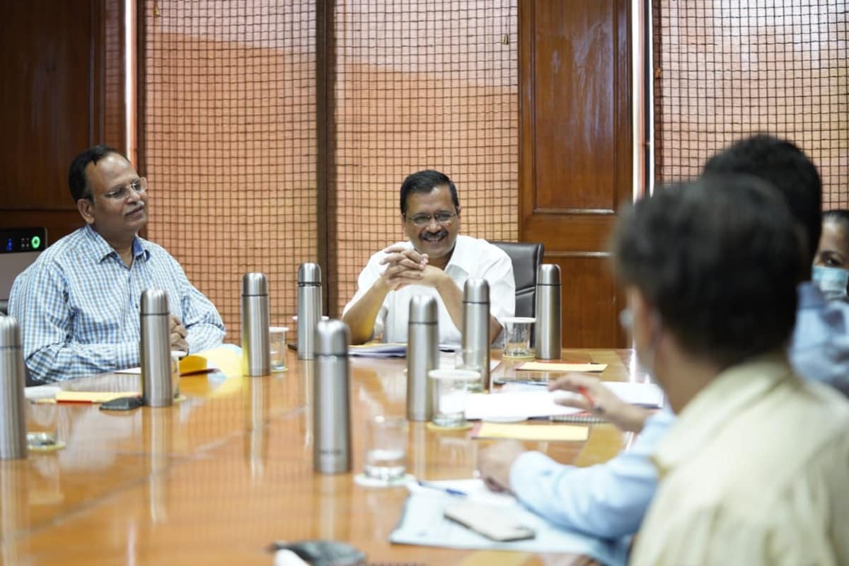 हजारों लोगों को दिल्ली में मिलेगा फ्री में मकान, इस योजना के तहत बन कर तैयार होंगे 89,400 फ्लैट्स 1 allocation of flats, Jahan Jhuggi Wahin Makan Scheme, Delhi Government, Delhi CM Kejriwal, Arvind Kejriwal on Jahan Jhuggi Wahin Makan scheme, delhi politics, DUSIB, DSIIDC, delhi flat scheme, दिल्ली सरकार, झुग्गी बस्ती, जहां झुग्गी, वहीं मकान योजना, फ्लैट्स, शहरी आश्रय सुधार बोर्ड, डुसिब, डीएसआईआईडीसी, 52,344 फ्लैट, केजरीवाल सरकार, अरविंद केजरीवाल, Thousands of people will get free houses in Delhi cm kejriwal instructions of jhuggi jahan makaan wahin Scheme nodrss