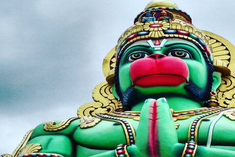 हनुमान जी की पूजा लगभग पूरे देश में भगवान राम के अनन्य भक्त के तौर पर होती है