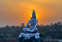 दावा: सपने में आए भगवान शिव ने बताई मंदिर की जगह, भक्तों ने खुदाई की तो हुआ चमत्कार