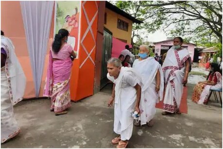 यहां से वरिष्ठ मंत्री हेमंत बिस्वा सरमा, उनके पांच कैबिनेट सहयोगियों और राज्य भाजपा अध्यक्ष रंजीत कुमार दास समेत 337 उम्मीदवार अपना भाग्य आजमा रहे हैं.