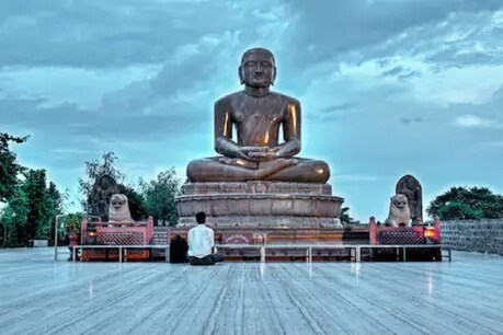 Mahavir Jayanti 2021: भगवान महावीर ने दुनिया को सत्य और अहिंसा का पाठ पढ़ाया.