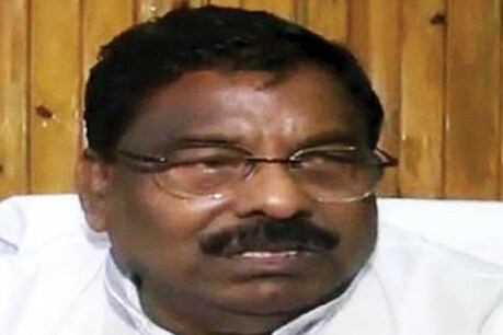 साल 1977 में उन्होंने पहला चुनाव निर्दलीय लड़ा था. साइमन मरांडी पांच बार 1977, 1980, 1985, 2009, 2017 में विधायक रहे हैं. (फाइल फोटो)