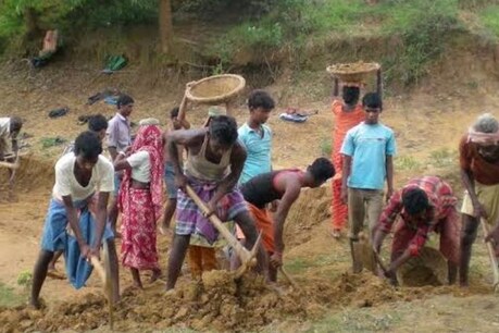 झारखंड में पहले मनरेगा मजदूरों को 198 रुपया मजदूरी मिलती थी.