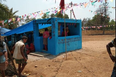 नक्सली कमांडर की मूर्ति का अनावरण हुआ.