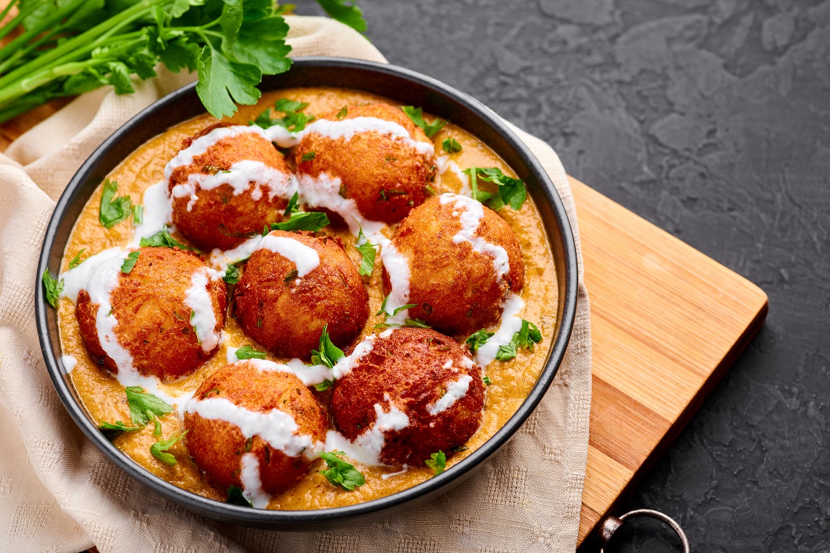 Aloo Paneer Kofta Recipe made with fresh paneer boiled potatoes and