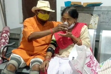 प्रताप नारायण खुद भी खांसी और बुखार से पीड़ित हैं और उनकी पत्नी भी.