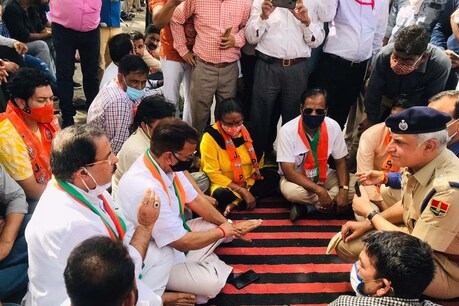 शंभू शर्मा की मौत के मामले ने राजस्थान की गहलोत सरकार के साथ सत्ताधारी कांग्रेस संगठन के लिए भी मुश्किलें खड़ी कर रहा है. इस मुद्दे पर भाजपा ने राजस्थान में गहलोत सरकार को घेर लिया है.