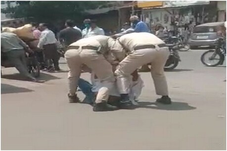 कोरोना के नाम पर इंदौर में पुलिसकर्मियों का तांडव.