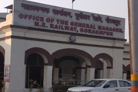 इंदिरा गांधी आवासीय विद्यालय में 25 छात्राएं एक साथ कोरोना संक्रमित मिली हैं.