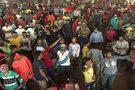 वरिष्ठ चिकित्सा विशेषज्ञ डॉक्टर अमिताव नंदी ने कहा, ‘‘इसमें कोई संदेह नहीं है कि लंबी चुनावी प्रक्रिया ग्रामीण बंगाल में महामारी के मामलों में वृद्धि की वजह बनी है.