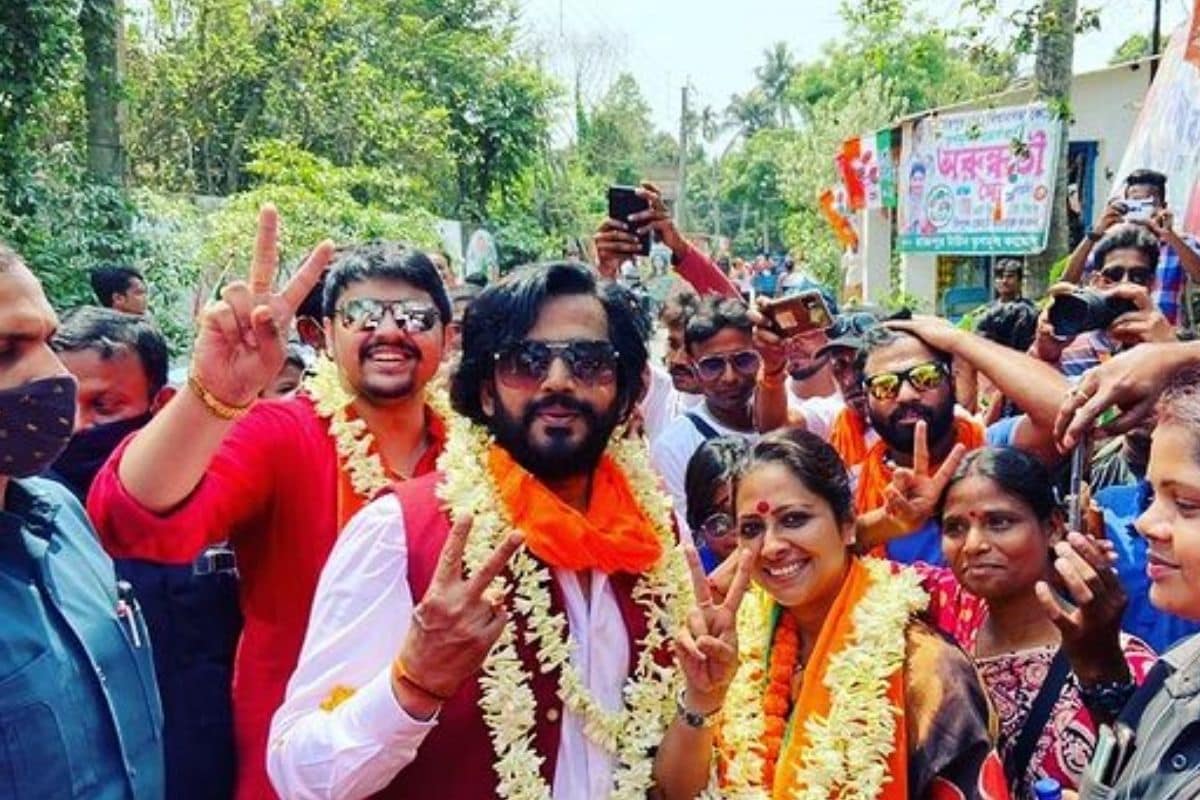 MP And Actor Ravi kishan Wife Preeti Promoting BJP Rallies During West  Bengal election 2021 South Bhojpuri mogi- West Bengal Polls: रवि किशन संग  चुनाव प्रसार में दिखीं पत्नी प्रीति किशन, लाइमलाइट