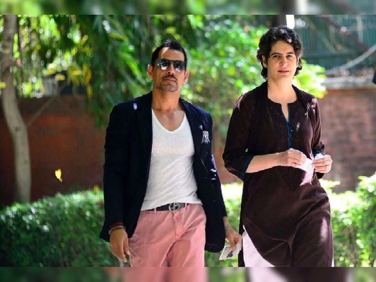 HC grants more time to Robert Vadra for reply to income tax notices under  black money law | दिल्ली HC ने आयकर विभाग के नोटिस का जवाब देने रॉबर्ट  वाद्रा को दिया