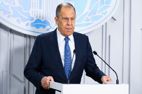 रूस के विदेश मंत्री सर्गेई लॉवरोव (फोटो साभारः Twitter/@mfa_russia)