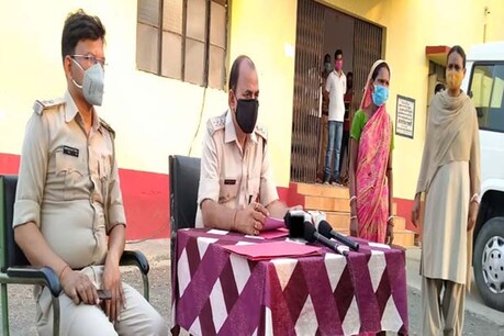साहेबगंज पुलिस ने आरोपी महिला को पश्चिम बंगाल स्थित मायके से गिरफ्तार किया.