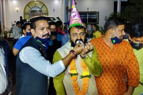 शहडोल के बीजेपी जिलाध्यक्ष के लिए कोरोना जैसी कोई महामारी है ही नहीं.