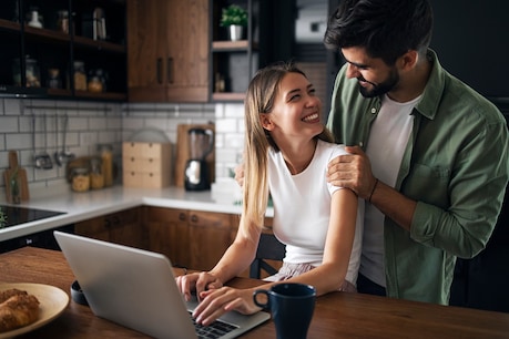 How to create happy life at work from home. Image / Shutterstock