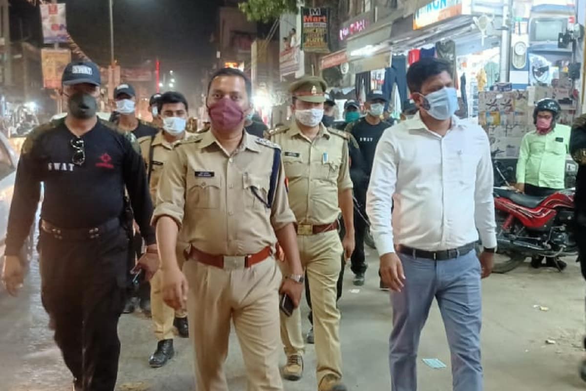 Night curfew in Noida, Night curfew extended in noida, 30 april, time of night curfew extended in Noida, time of night curfew increased in Noida, new infected found in Noida with night curfew, नोएडा में नाइट कर्फ्यू 30 अप्रैल तक लागू, नोएडा में 30 अप्रैल तक नाइट कर्फ्यू, नोएडा में बढ़ा नाइट कर्फ्यू का समय, नोएडा में नाइट कर्फ्यू की मियाद बढ़ी,