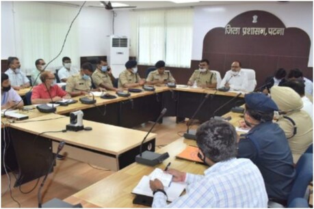 पटना जिला प्रशासन कोरोना गाइडलाइन के पालने के लिए सख्त रुख अपना रहा है.