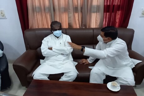 स्वास्थ्य मंत्री ने कहा आज राहत की बात है कि प्रदेश में 5921 केस पॉजिटिव आये हैं और 11500 लोग ठीक होकर घर लौट गए हैं.