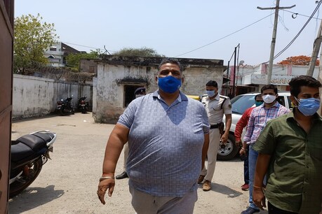दो दिन पहले पटना पुलिस ने JAP के अध्यक्ष और पूर्व सांसद पप्पू यादव को उनके आवास से गिरफ्तार किया था