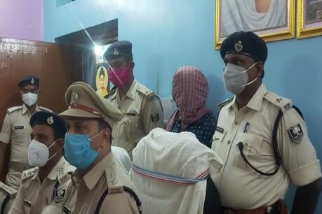 जमुई के एसपी प्रमोद कुमार मंडल ने डबर मर्डर का खुलासा किया.