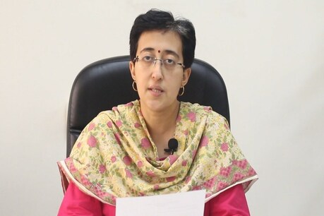 आप की विधायक आतिशी ने केंद्र सरकार से दिल्ली को बड़ी मात्रा में वैक्सीन तुरंत उपलब्ध कराने की अपील की है