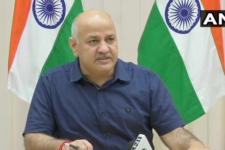 दिल्ली के उप मुख्यमंत्री मनीष सिसोदिया ने 12वीं में पढ़ने वाले सभी बच्चों को वैक्सीन लगवाने की मांग की है.