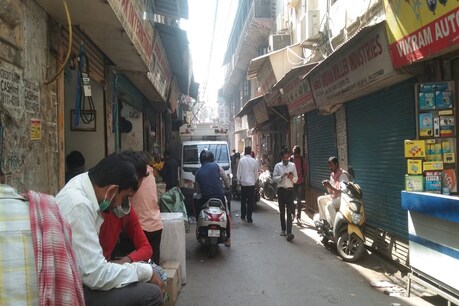 उप-राज्यपाल एवं मुख्यमंत्री से अपील की है कि अब व्यापार को और रोकना उचित नहीं. (File Photo)