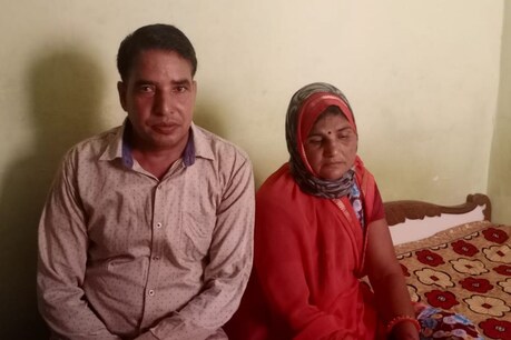 राजस्थान के दौसा जिले में एक महिला को वैक्सीन के दो डोज लगाए जाने की बात कही जा रही है.