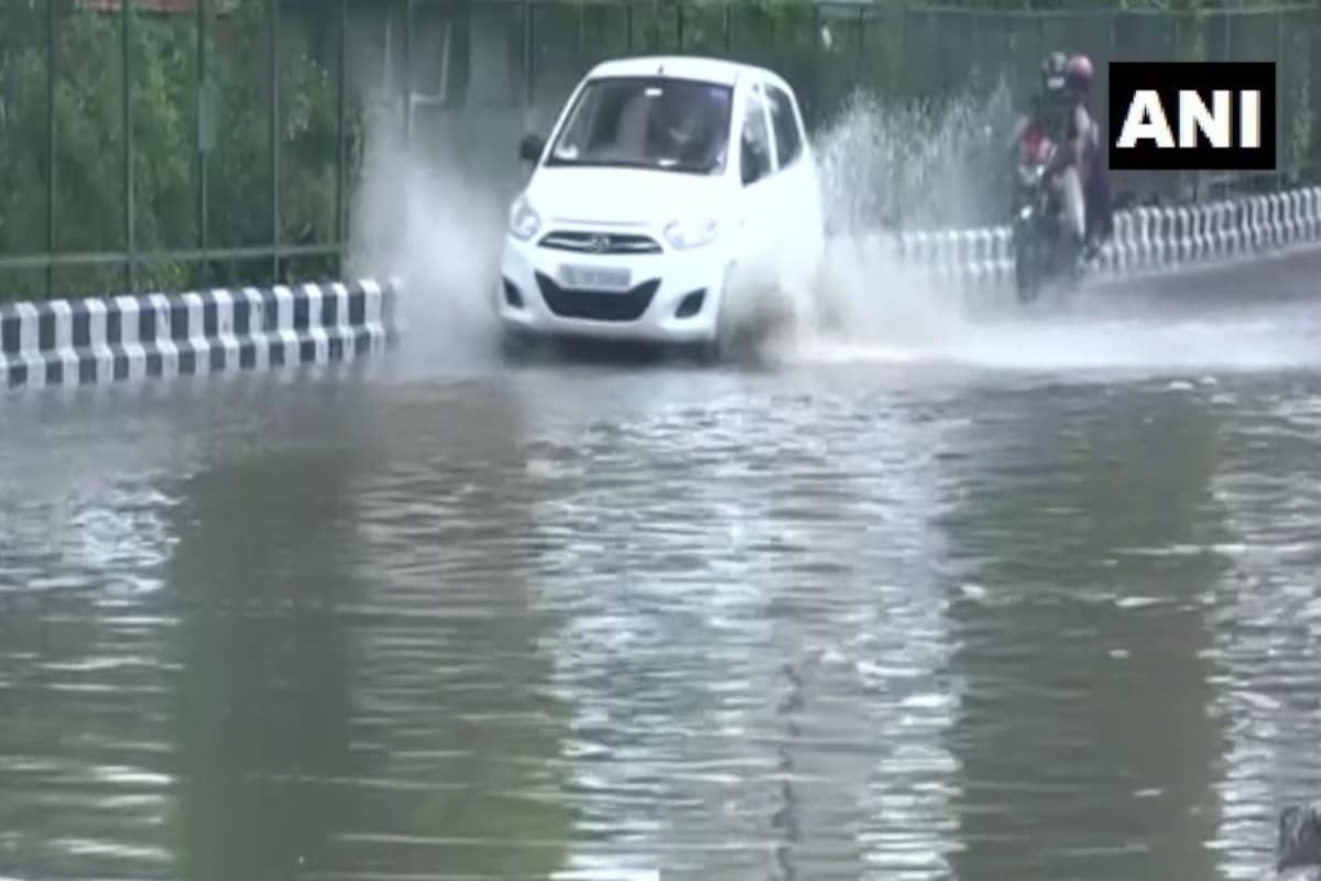 बारिश ने 1976 यानी कि 45 साल पहले 24 मई को रिकॉर्ड किए गए रिकॉर्ड को तोड़ दिया है. अभी बारिश लगातार जारी है. मौसम विभाग ने संभावना भी जताई है कि भारी से बेहद भारी बारिश कुछ इलाकों में होने की संभावना है.