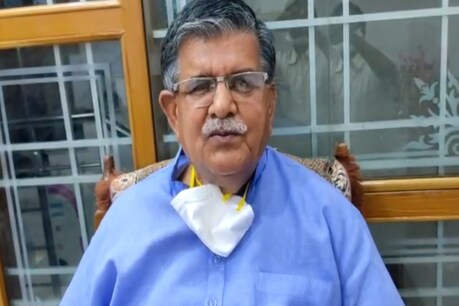 कटारिया ने कहा कि यह सब दुर्भाग्यपूर्ण है. सरकार को बताना होगा सरकारी अस्पतालों में कितने संसाधन सर प्लस हैं.