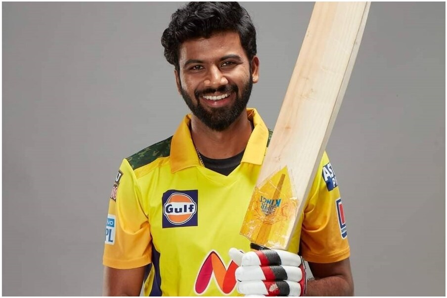  चेझियान हरिनिशांत: चेझियान हरिनिशांत को आईपीएल 2021 में चेन्नई सुपर किंग्स ने नीलामी के दौरान अपनी टीम में शामिल की. सैयद मुश्ताक अली ट्रॉफी 2021 में अपने परफॉर्मेंस के दम पर वह आईपीएल में जगह बना पाए. वह विजेता तमिलनाडु टीम का हिस्सा थे और उन्होंने सीजन में 41 की औसत से 246 रन बनाए. उन्होंने फाइनल मैच में भी 35 रन की अहम पारी खेली. उन्होंने 2019-20 रणजी ट्रॉफी में अपनी घरेलू टीम के लिए 2019 में प्रथम श्रेणी में पदार्पण किया. वह भारत के लिए अगले बड़े फिनिशर बन सकते हैं. (C Hari Nishanth/Instagram)