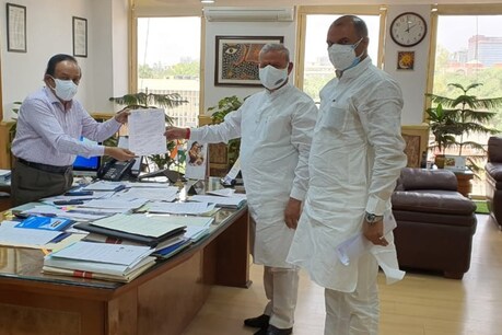 केन्द्रीय स्वास्थ्य मंत्री डॉ. हर्षवर्धन से मुलाकात करते राजस्थान के सांसद.
