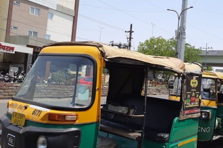 कोचिंग सिटी कोटा में कोरोना संक्रमण की रोकथाम के लिए प्रशासन ने ऑड-ईवन फॉर्मूला लागू किया है.