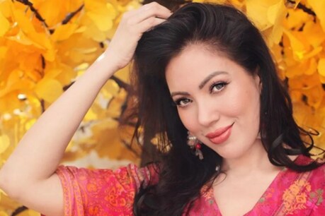 मुनमुन दत्ता (Munmun Dutta) ने अपनी गलती को स्वीकार करते हुए लोगों से माफी मांगी है.